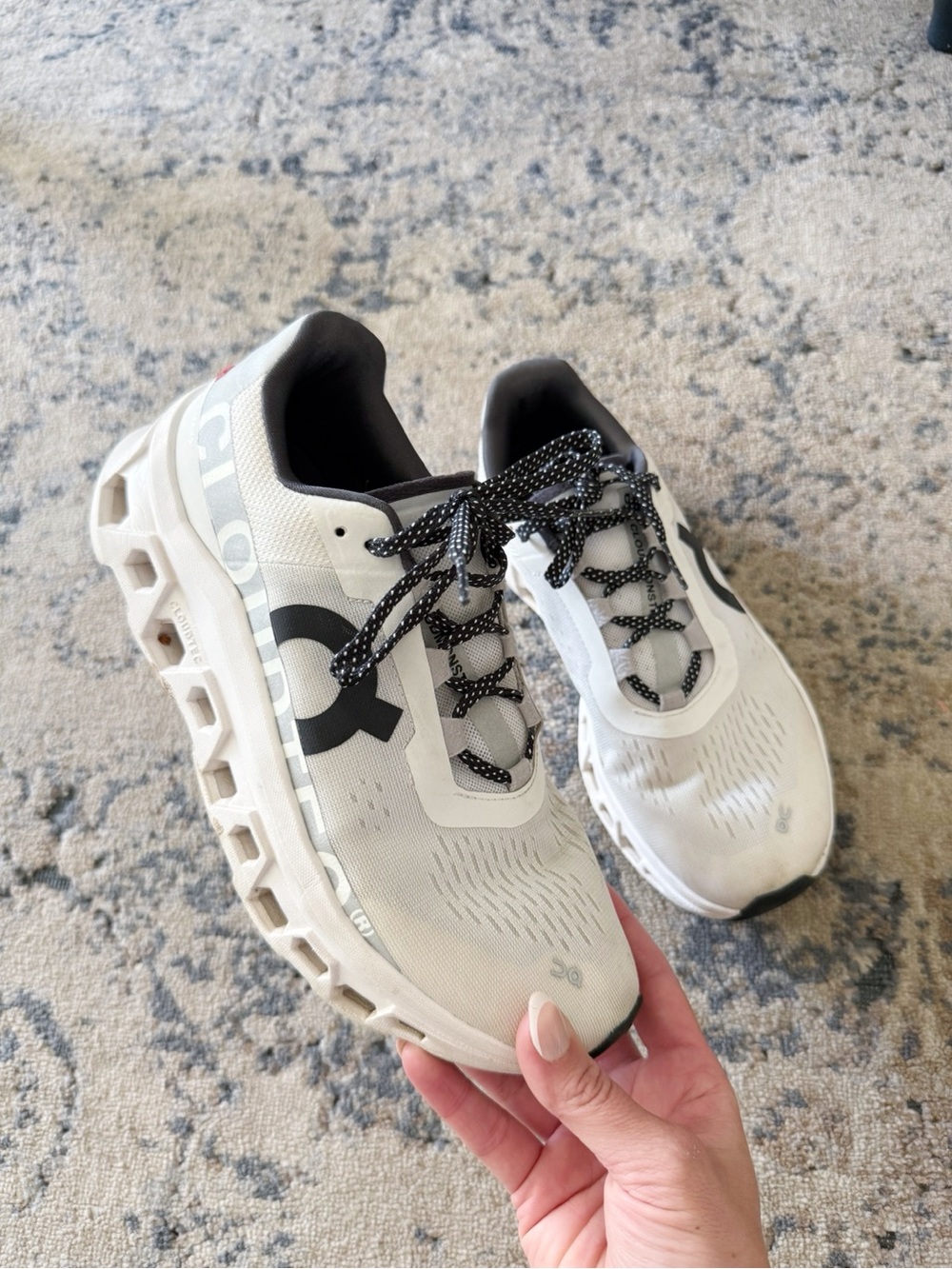ON Cloudmonster Running Shoes Sz 8.5 Womens